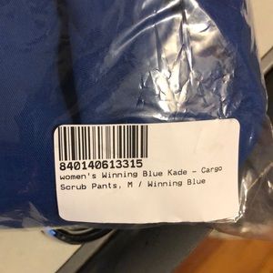 11 figs scrub pants, 2 shirts, size M, all colors.